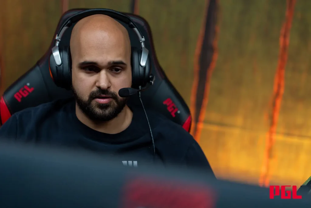 BuLba: "Когда я играл в первую Доту, любил смотреть за Vigoss, Lightofheaven, Puppey и KuroKy"