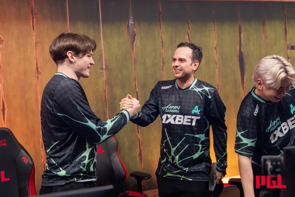 G - игрокам после поражения от Tundra с MidOne: "Ты не должен ставить цель победить чела, потому что он *** [слабый]"