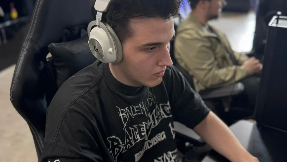 Collapse: "У меня нет Twitch-аккаунта, стримить не собираюсь"
