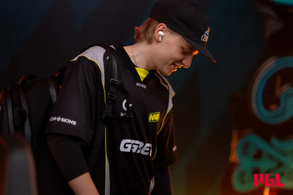 NAVI обыграли Aurora в матче за выход в плей-офф PGL Astana