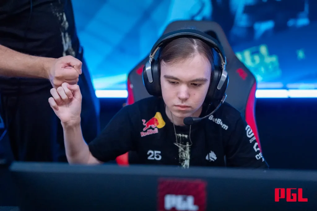 Donk, sh1ro и sjuush - лучшие игроки групповой стадии PGL Astana. Aleksib - на 10-м месте