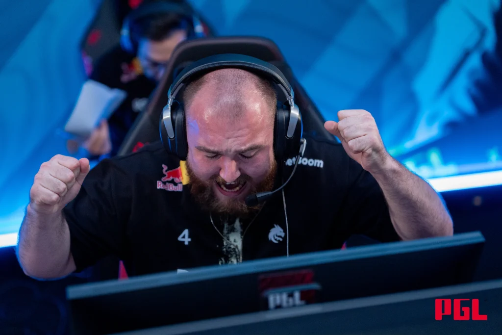 Spirit обыграла Astralis и вышла в плей-офф PGL Astana