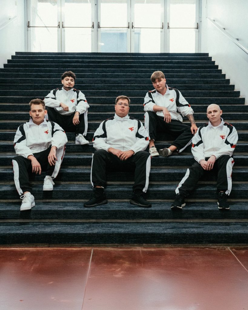 FaZe представила новую форму перед дебютом s1mple