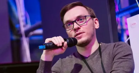 Maelstorm: "Когда в Доту уже добавят Илью Муромца или хотя бы Бабу Ягу?"