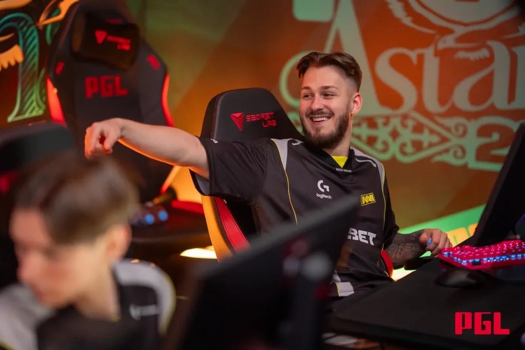 PGL Astana. NAVI против Aurora, HOTU вылетела, VP в сетке 2-2