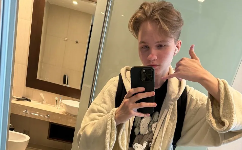 "Лол, s1mple вернулся". M0nesy отреагировал на трансфер FaZe