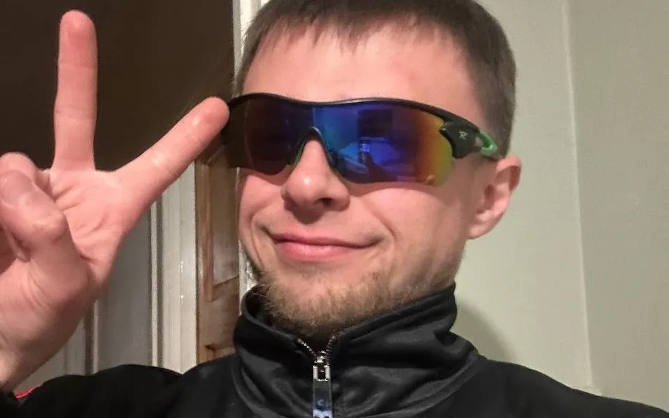 Funn1k превратил джерси B8 в коврик для пола. По словам оффлейнера, клуб должен ему $7 тысяч с 2023 года