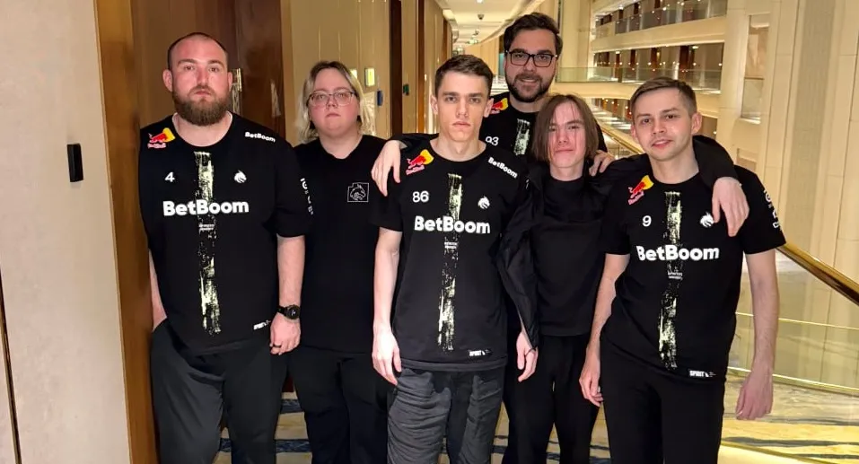 Spirit вышла в 1/2 финала PGL Astana после победы над NiP. Donk сыграл со счетом 45-32