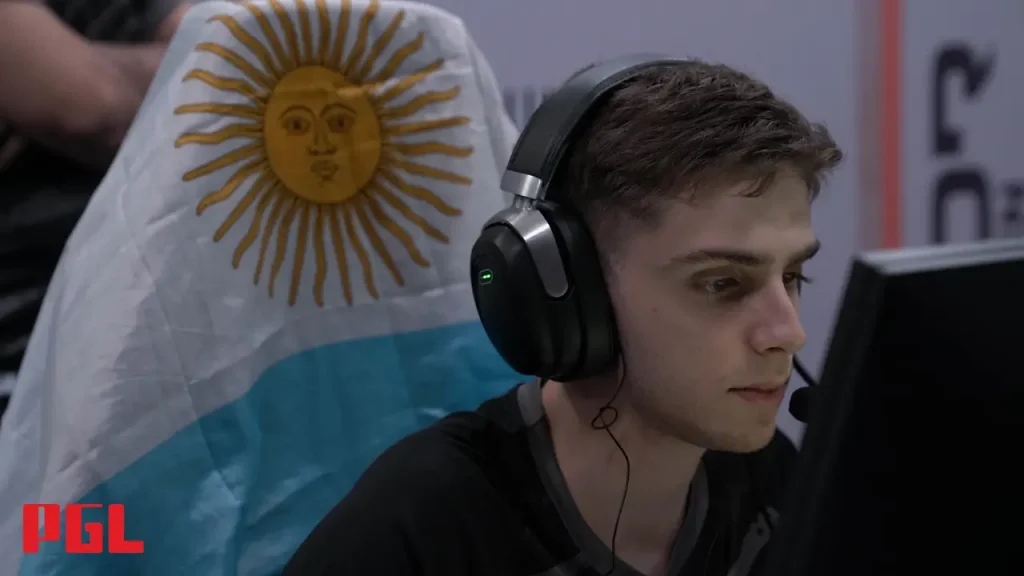 M0nesy, apEX, Gaules и другие члены CS-сообщества призвали BLAST не отстранять BESTIA от мейджора в Остине