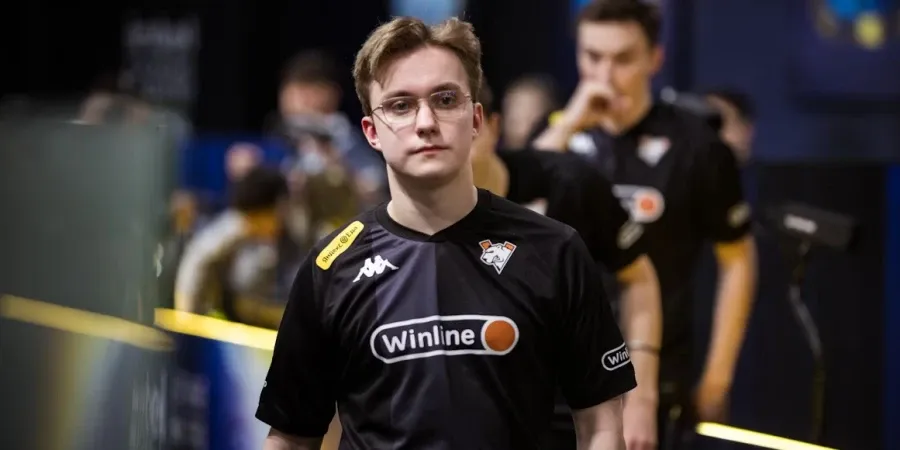 "FL4MUS убеждал меня, что переход в Virtus.pro - лучшее решение". "База Киберспорта" после анонса VP