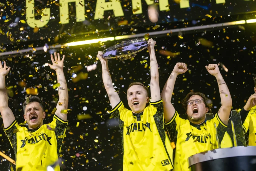 Vitality, FaZe и NAVI стали номинантами на звание «Лучший клуб десятилетия» по версии Esports Awards