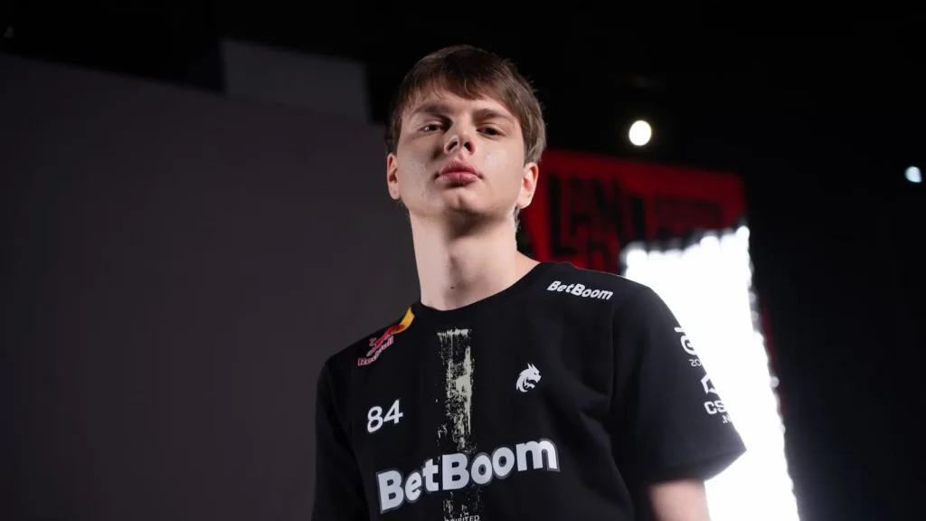 Professeur: "Spirit хотели kyousuke, но он не захотел оставаться"