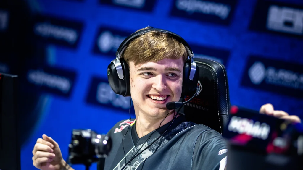 Nafany: «Купите кто-нибудь нас, мы начнем тренироваться и будем всех жестко выигрывать»