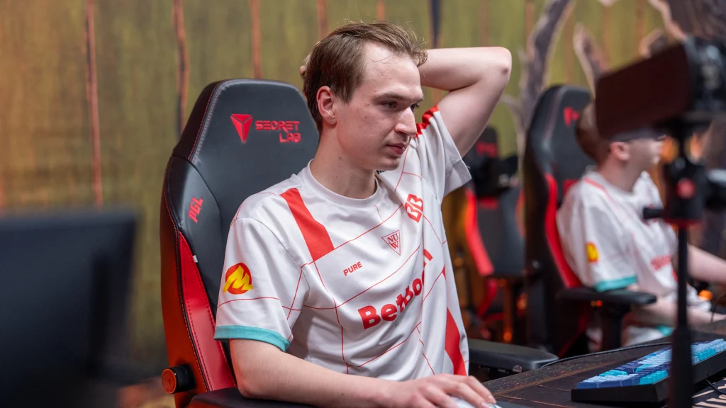 BetBoom Team уступила NAVI, за три карты Pure умер на Lina 28 раз