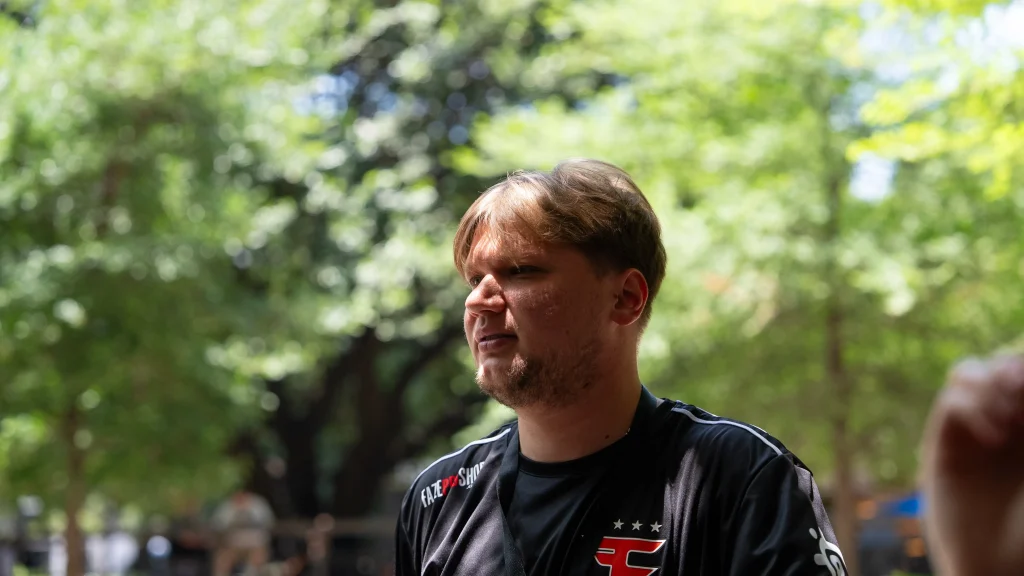 FaZe проиграла Aurora в первом матче 3-й стадии BLAST Austin Major. S1mple сыграл со счетом 13-13