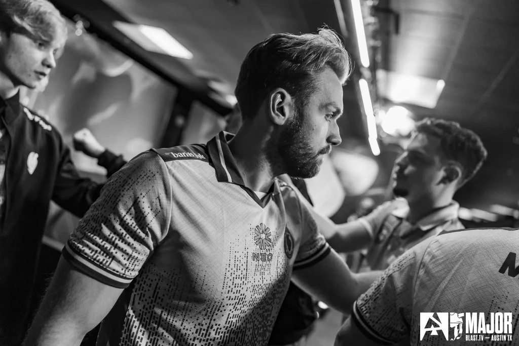 BLAST Austin Major. Falcons вылетели. Nemiga и HEROIC - в сетке 2-2