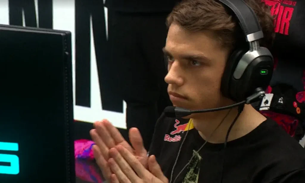 Zont1x взял клатч 1 в 3, обезвредив бомбу с 13 HP на мап-поинте MOUZ