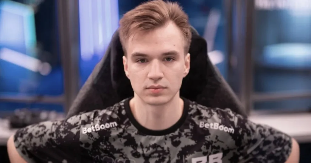 Mangekyou: "Почему не хочу с Pure играть? Он токсичный очень"