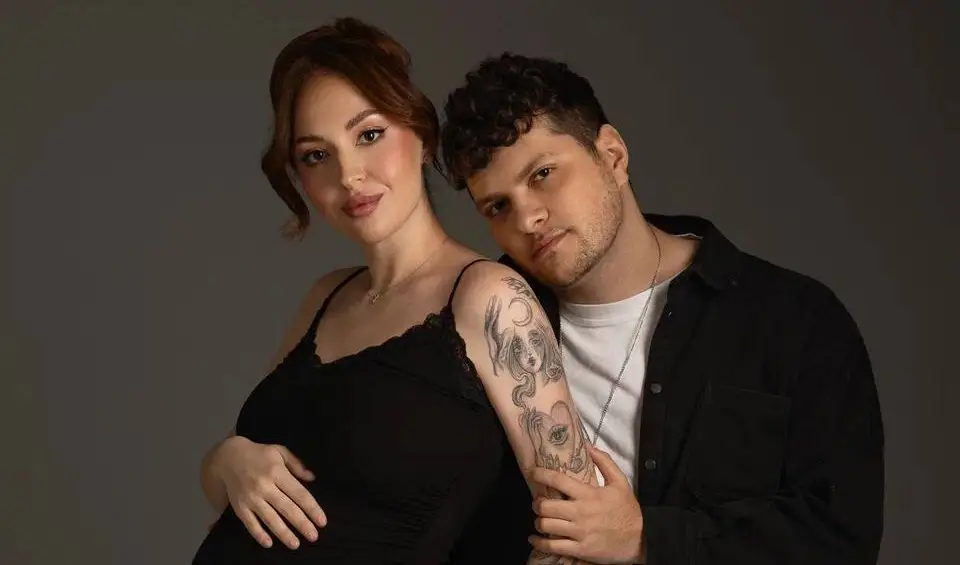 Sindi и Perfecto устроили фотосессию перед родами: 