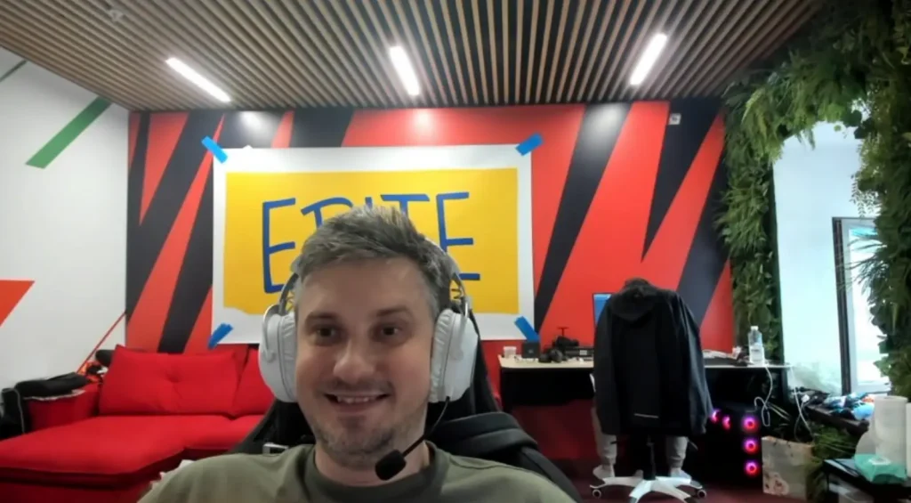 NS: "Solo тяжело с молодыми. Он писал, что поколение TikTok не понимает что-то длиннее 2 предложений"