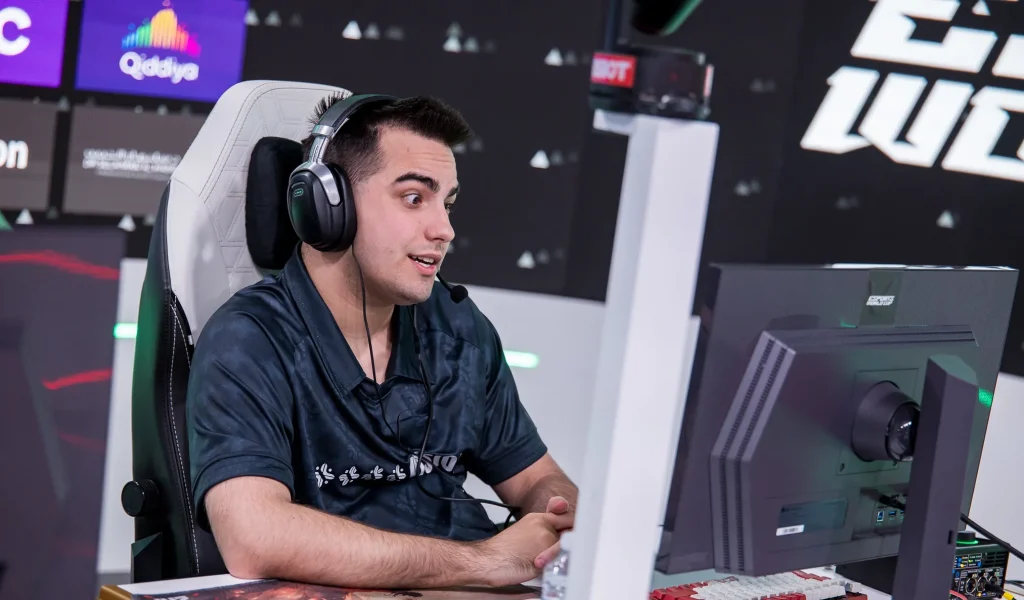 DM: "Мы видим, что не в лучшей форме, нам не важно, что Вася Пупкин пишет: «PARIVISION не в форме»