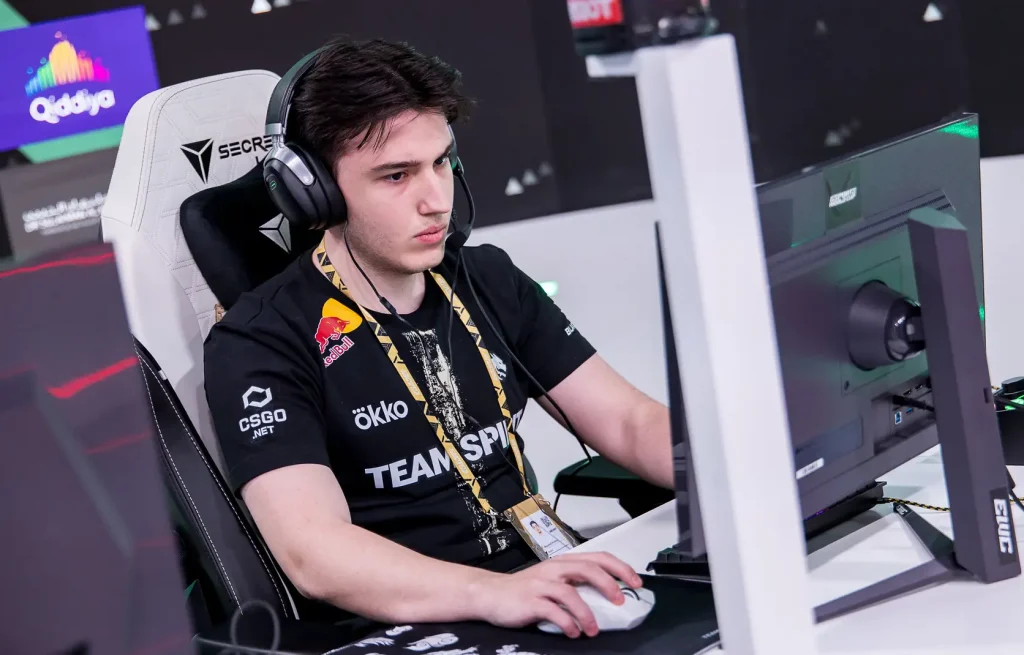 Spirit разгромила Talon на Esports World Cup