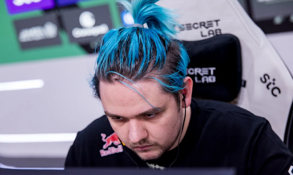 Yatoro о победе над PARIVISION: "Драфты были достаточно легкие. У них очень мало героев в пуле"