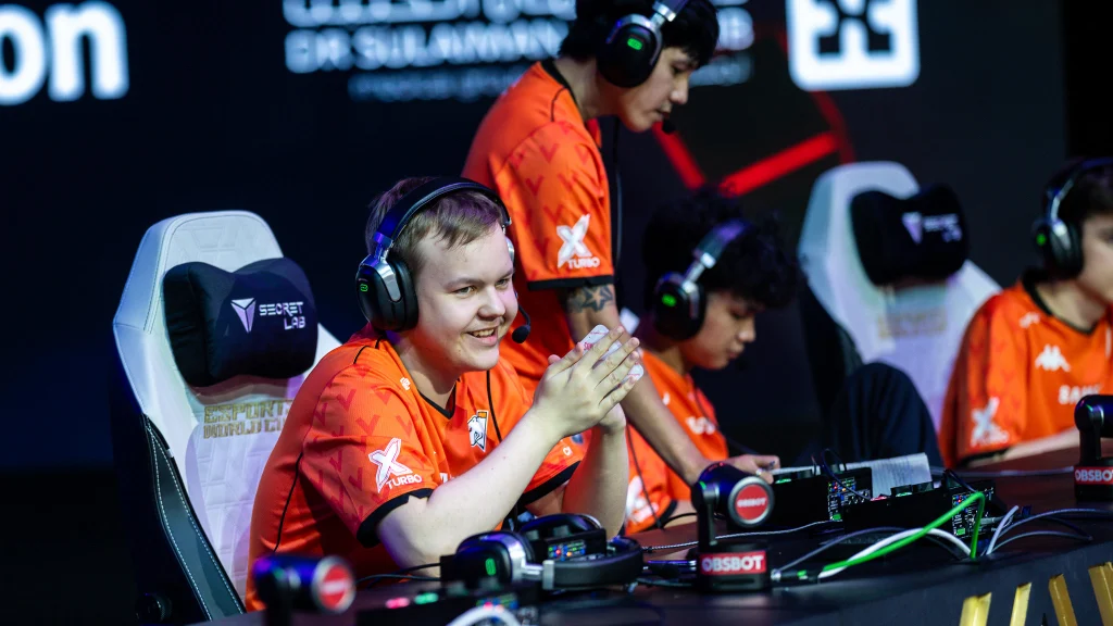 Virtus.pro обыграла Rare Atom и прошла в групповой этап Mid Season Cup