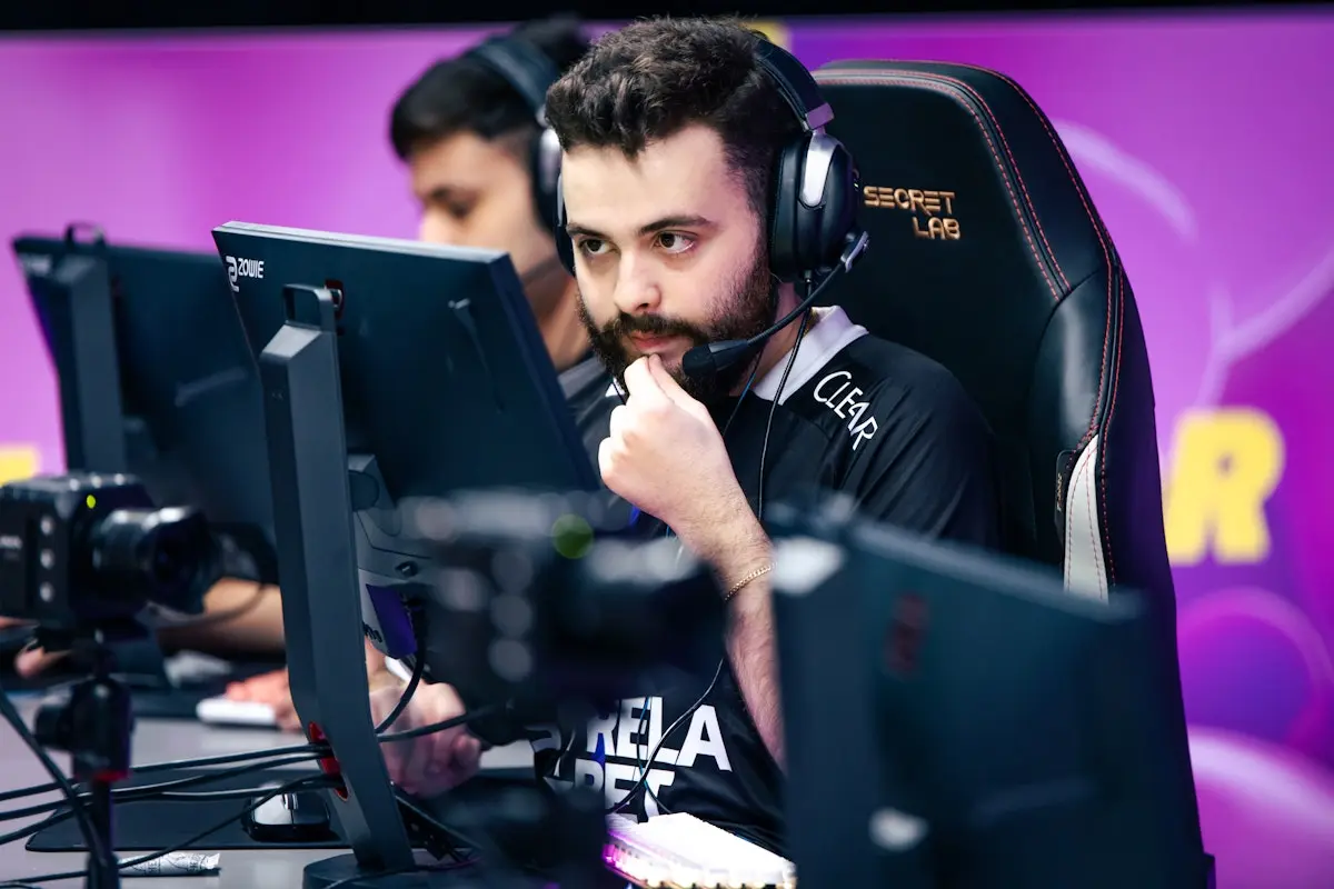 Lucaozy и decenty стали игроками Fluxo | CS 2 | Taverna.gg