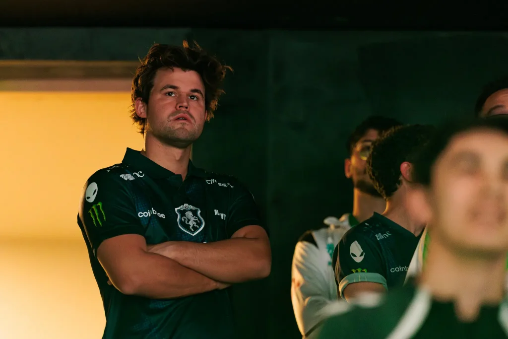 Магнус Карлсен (Liquid) сыграет с Алирезой Фирузджей (Falcons) в финале Esports World Cup