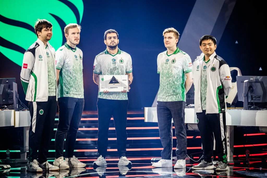 Falcons на церемонии открытия EWC