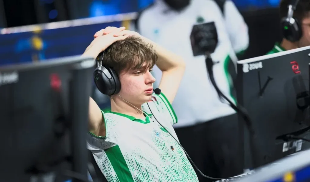 «Kyousuke берет 150 тысяч, начинает раскидывать по 5 и мне говорит «На, подбери». Рэпер tuborosho о конфликте