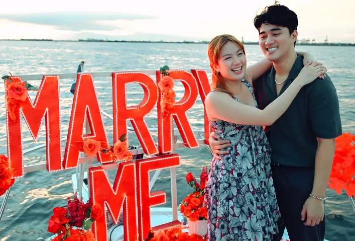 Abed сделал предложение своей девушке - она ответила «Да»