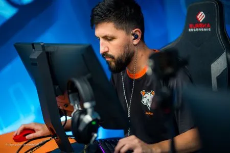 Игрок VP по Rainbow Six Siege пожаловался на фанатов FURIA после вылета с EWC