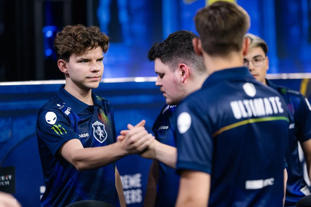 PGL Masters Bucharest. Aurora сыграет с GamerLegion в полуфинале, SAW встретится с Legacy PGL Masters Bucharest. Aurora сыграет с GamerLegion в полуфинале, SAW встретится с Legacy