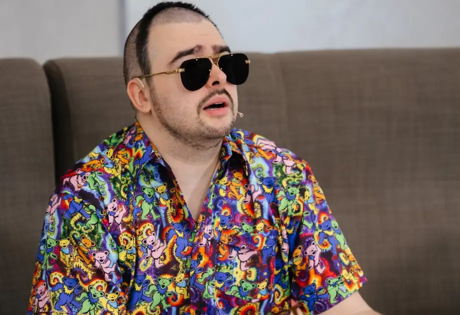 Stray получил бан на 4 часа в матчмейкинге после победы: «Найс система репортов, пузатый ***»