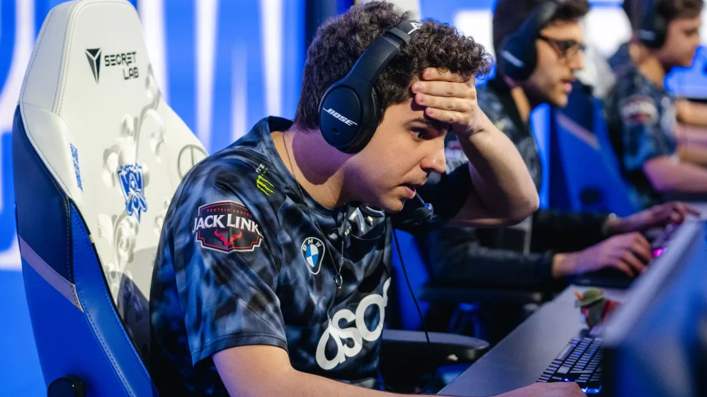 FlyQuest отстранила игрока по LoL из-за сексистских высказываний