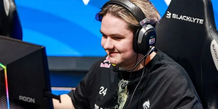 Yatoro сделал первый рэмпейдж на TI14