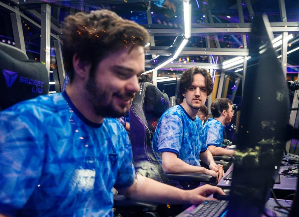 Crystallis поплыл на Инте. Его добила замена Whitemon на Tobi