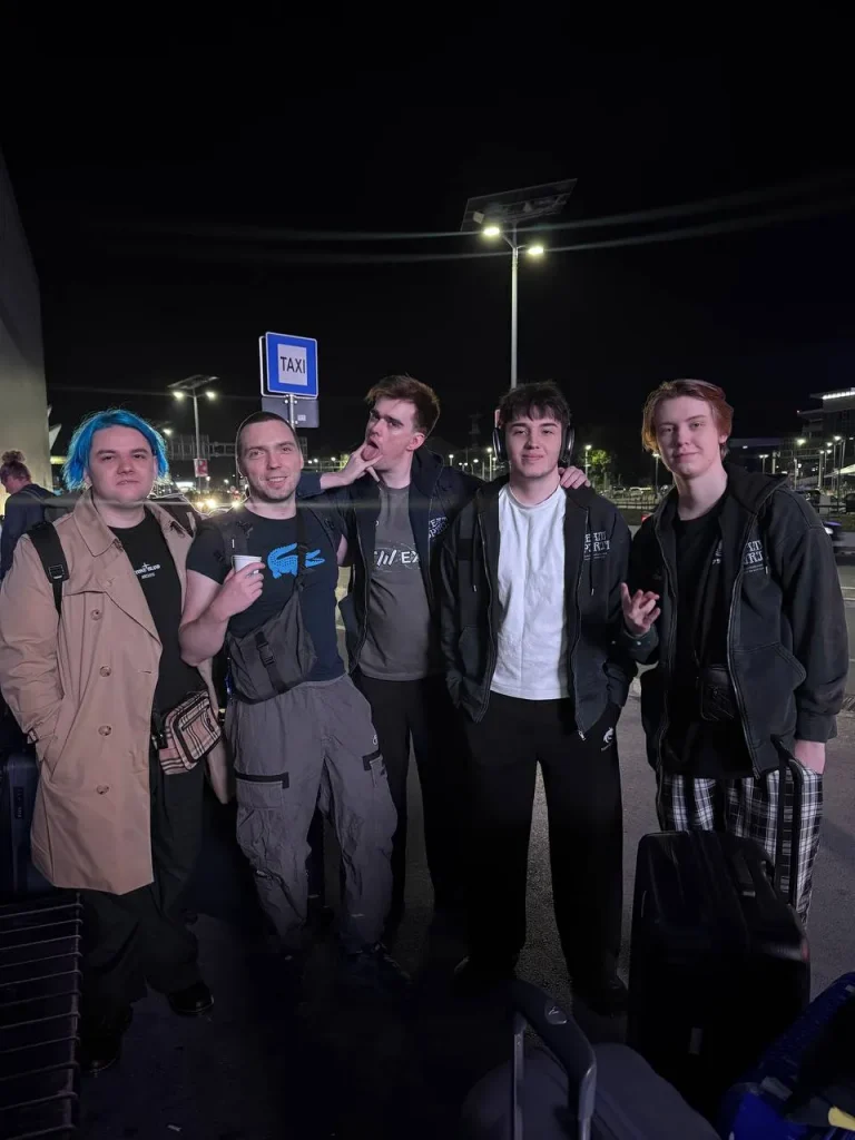 Korb3n выложил фото Spirit без Larl перед вылетом на TI14