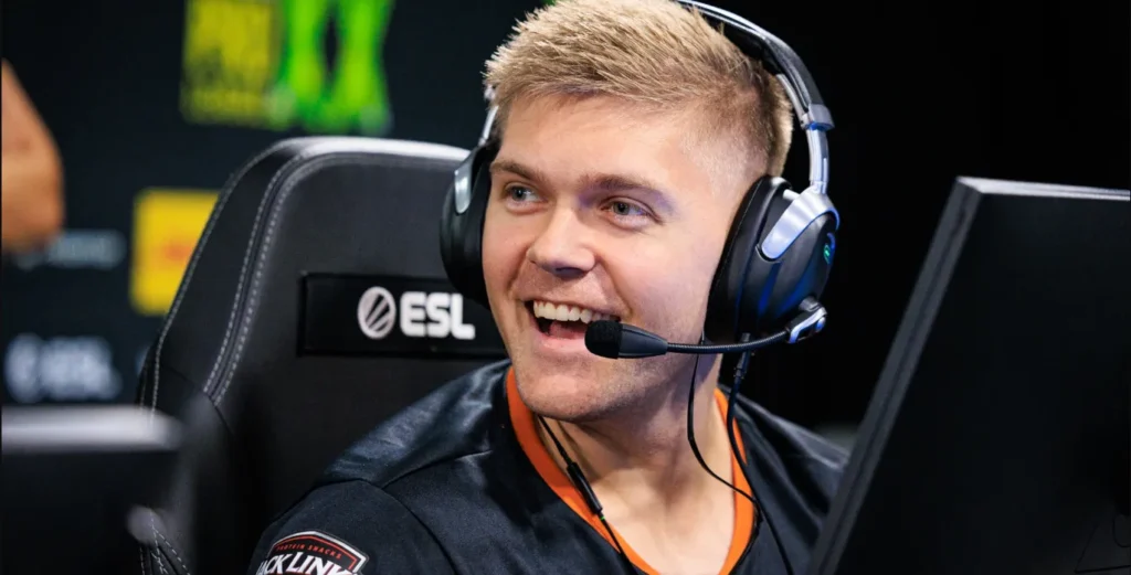 Fnatic стала чемпионом Frag Blocktober и прошла на StarLadder Budapest Major