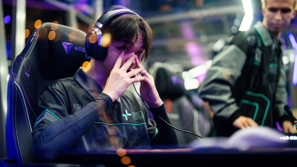 9Class заденаил Аегис в матче против Aurora. Satanic не успел освободить слот