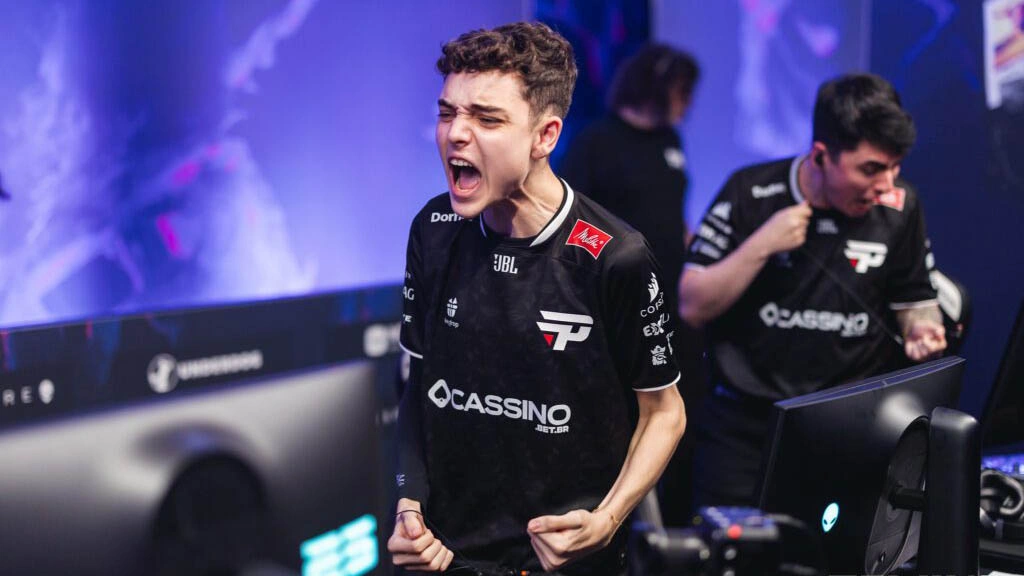 Snow победно кричит