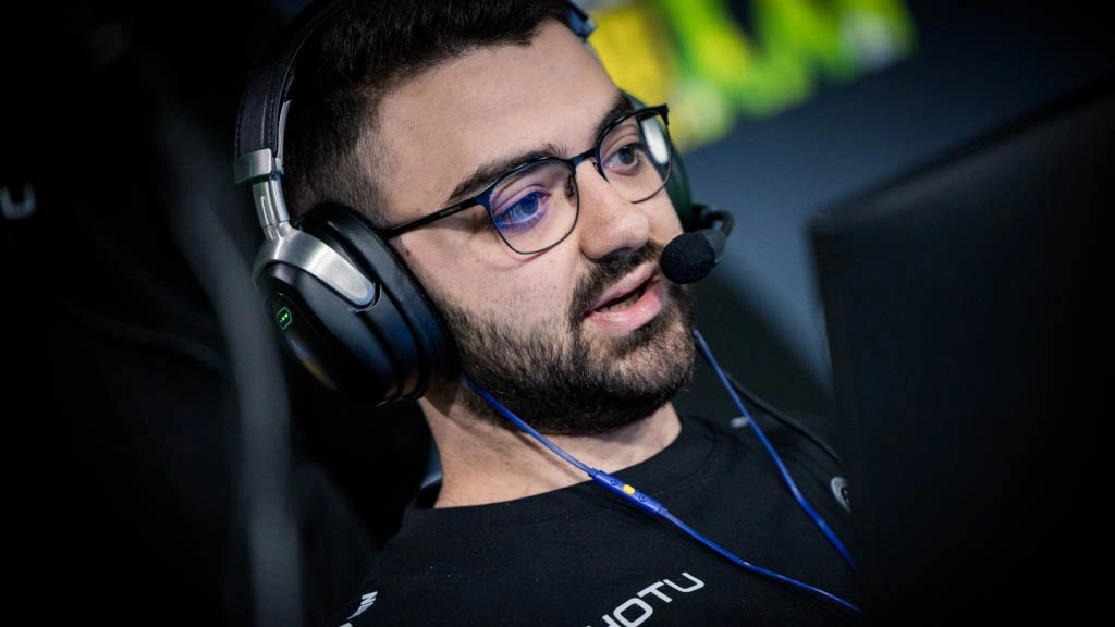 KAlash заменит lampada в составе HOTU, n0rb3r7 останется в команде (harumi)