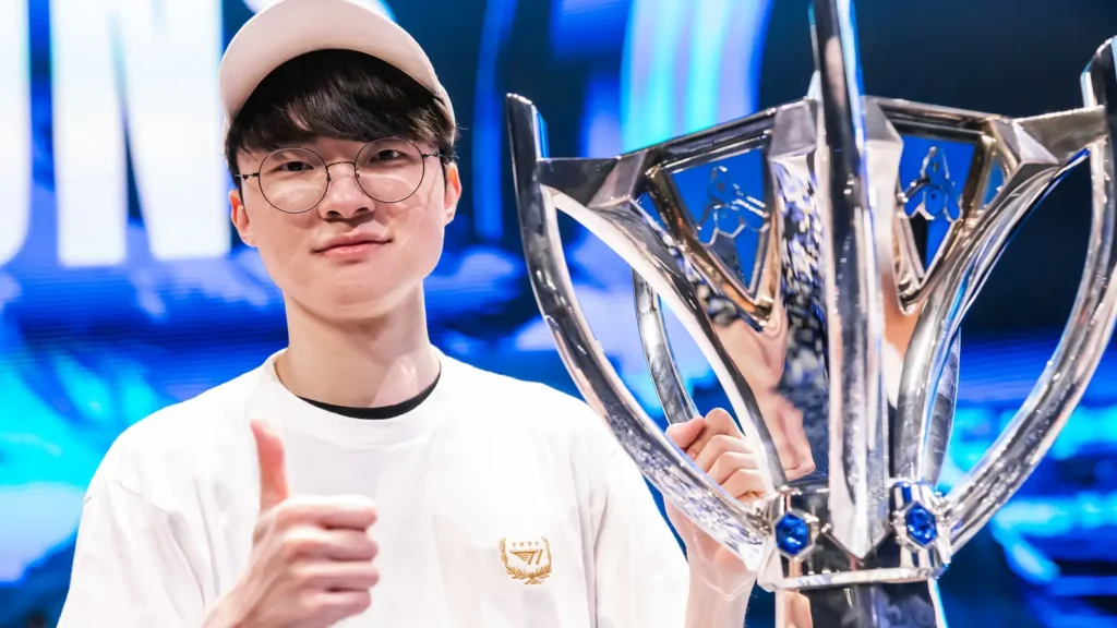 Worlds по LoL. T1 с Faker выбила Invictus Gaming и прошла в основной этап, где встретится с FlyQuest