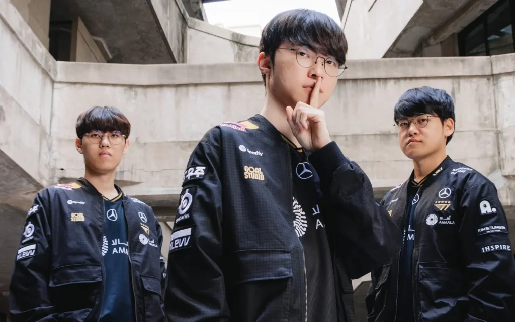 T1 с Faker в десятый раз вышла в полуфинал Worlds - 3:2 против Anyone's Legend