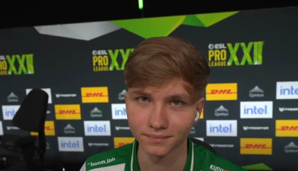 NiKo описал M0nesy как Yellow Flash, а kyousuke назвал братаном