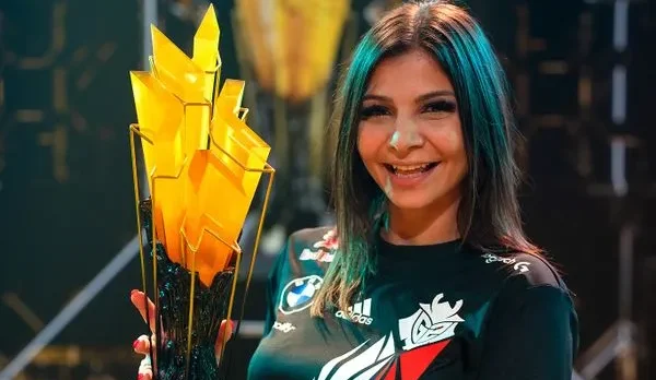 Zaaz: «Я решила продолжить карьеру. Вам от меня пока что не избавиться»