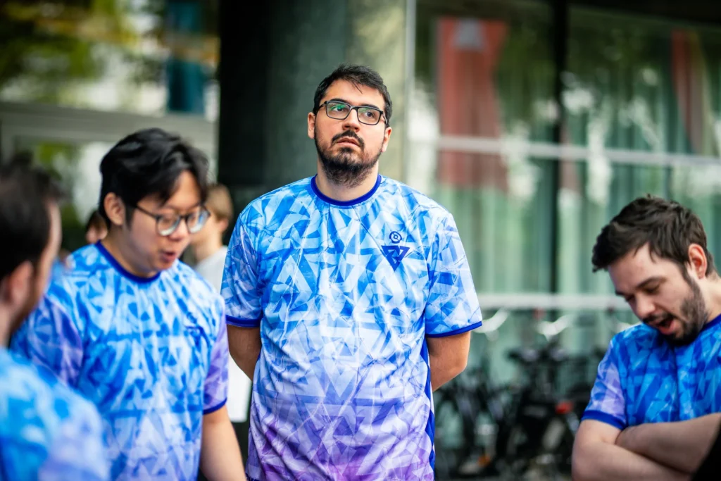 Yandex Team за полтора месяца ворвалась в тир-1! Помогли трудные решения, удача и Saksa