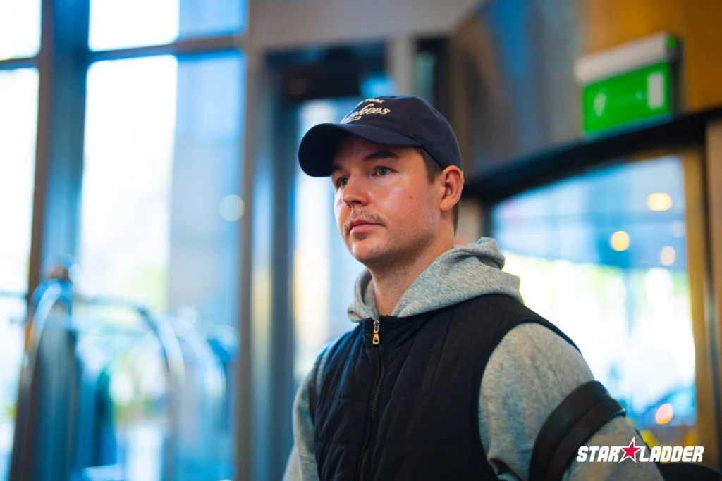 Device не был на мейджорах 4 года. Возвращение с Astralis - разочарование